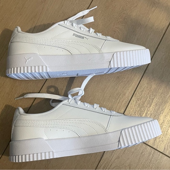 Puma Women’s Carina Leather Sneaker -Size 9 - Picture 5 of 8